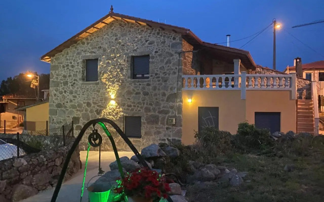 As Penedas, Casa dos Arcos