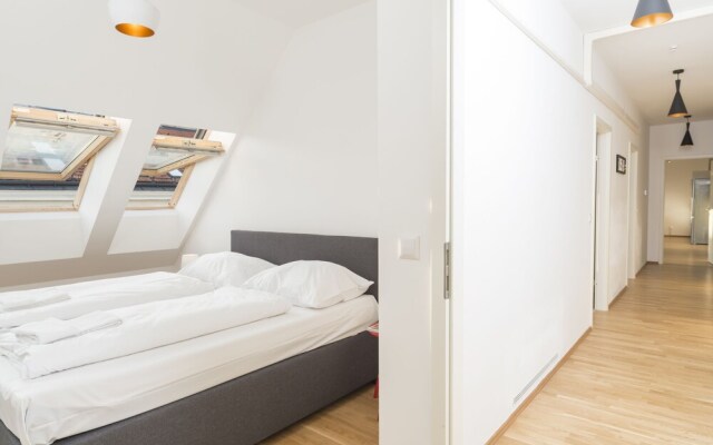 Schottenring Terrace by Welcome2Vienna