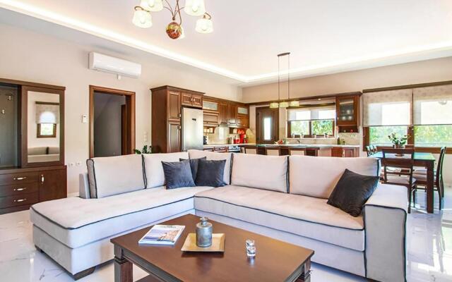 Zissis Villa & pool 5min drive to beach