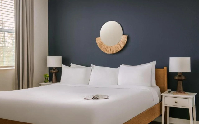 Sonder by Marriott Bonvoy Vista Cay Apartments