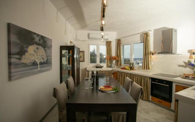 white house apollon naxos