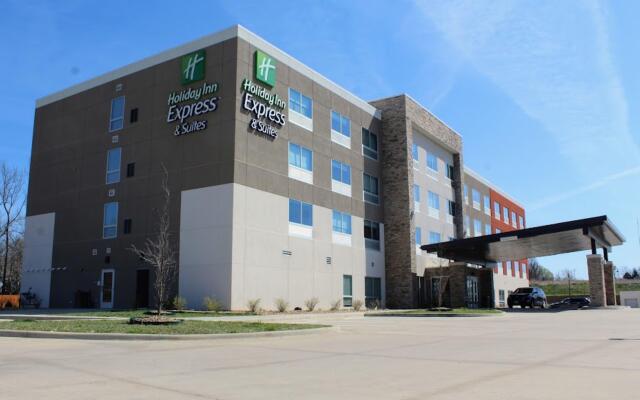 Holiday Inn Express & Suites Warrensburg North, an IHG Hotel