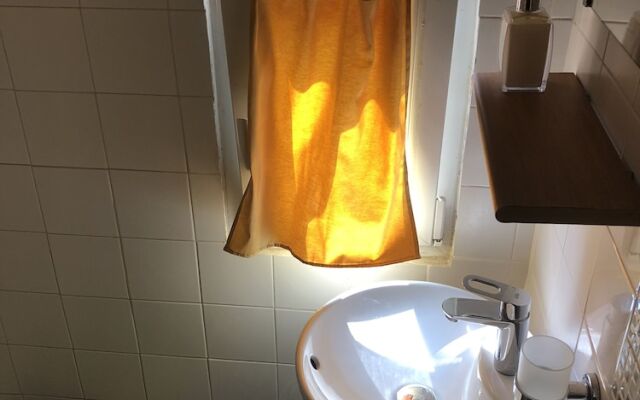 Aurelio's Apartments