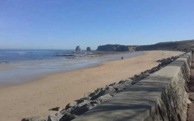 Hendaye Beach Studio, front de mer avec parking privé