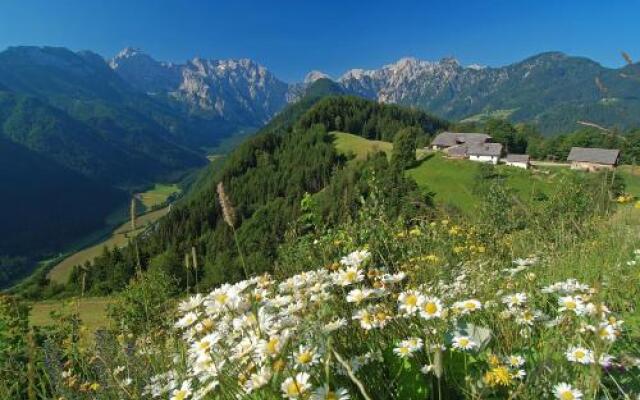 Frizerstvo,Gostinstvo in Mhe Lašekar, Valentina Špruk, s.p.