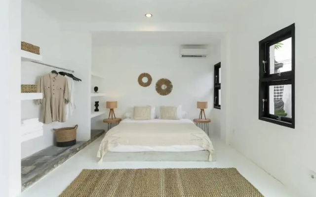 4BR Luxe Pool Villa Canggu near Finns