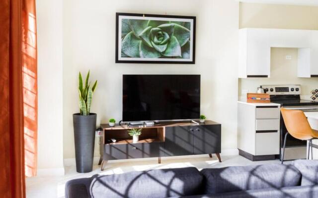 Classy & Conveniently Located 1 Bed Room Suite