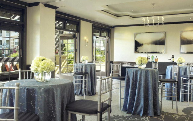 Juniper Hotel Cupertino, Curio Collection by Hilton