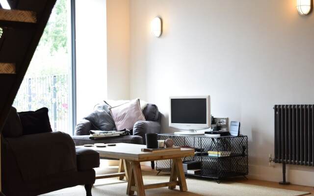 1 Bedroom Mezzanine Apartment In Stoke Newington