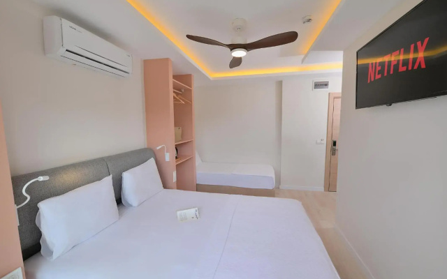 Calis Hotel