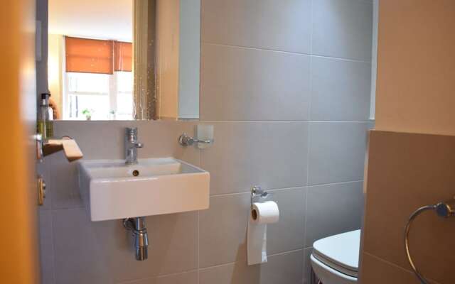 Spacious Studio Flat in Central Kensington