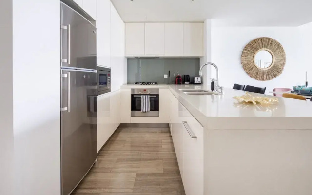 Spacious & Ornate 1BR Apt In Jaddaf Waterfront