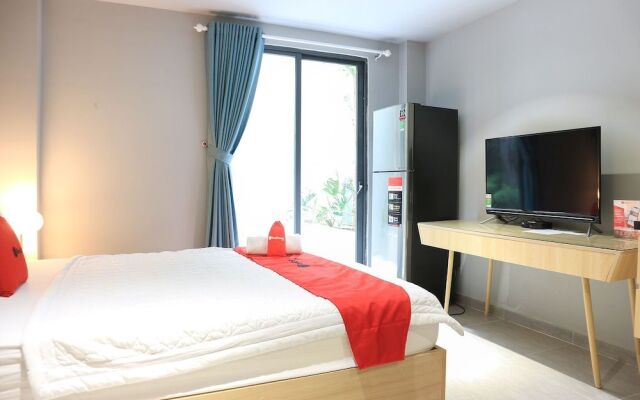 RedDoorz Plus  Le Van Sy Street 2