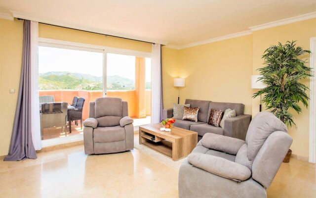 Beautiful 2 Bed 2 Bath, Duplex Penthouse JC30