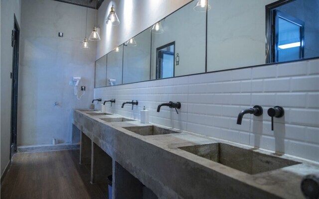 Zeako Youth Hostel