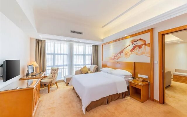 Vienna Hotel Shenzhen Shiyan Bus Station