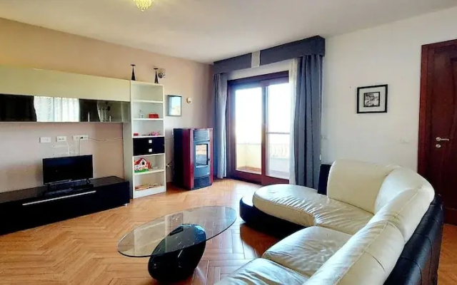Villa a Stones Throw From the sea