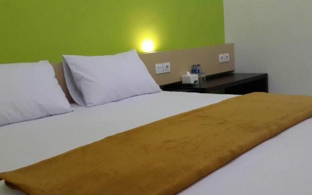 Save Hotel