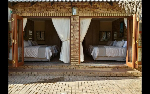 Twins Guest House Astoni