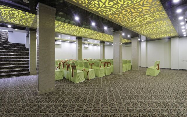 OYO 28722 The Prince Hotel