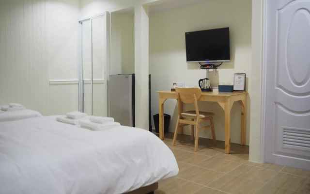 Mangoes Guesthouse