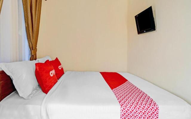OYO Life 90472 Villa Dua Dua