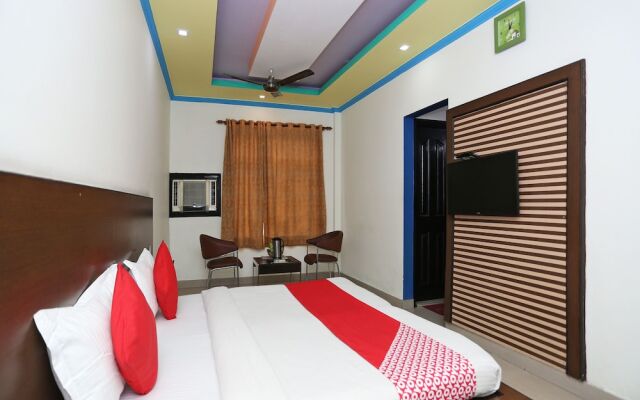 OYO 16688 Hotel Vrs
