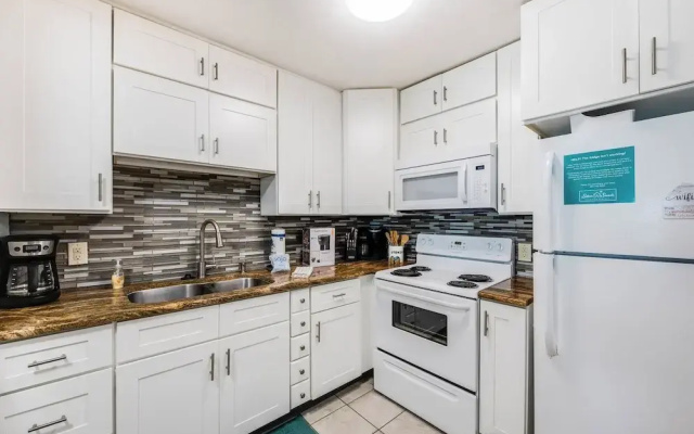 Gulf Breeze by Silver Sands Vacation Rentals