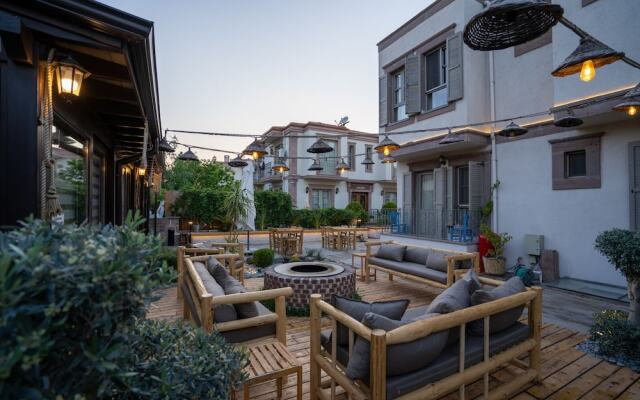 Ajlan Bohemian Hotel