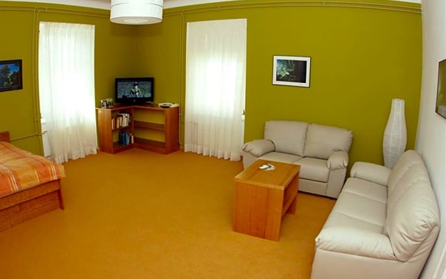 Julija&Robert's Riverview Apartments and Rooms