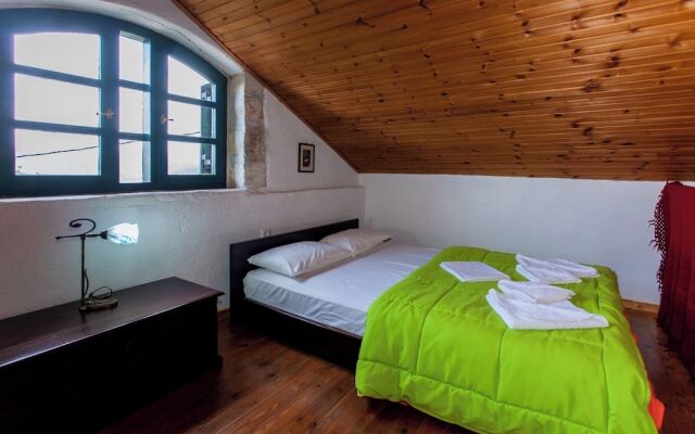 Dream 1 -traditional House With Pool To Share