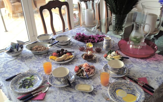 Villa Almadria Luxury Bed & Breakfast