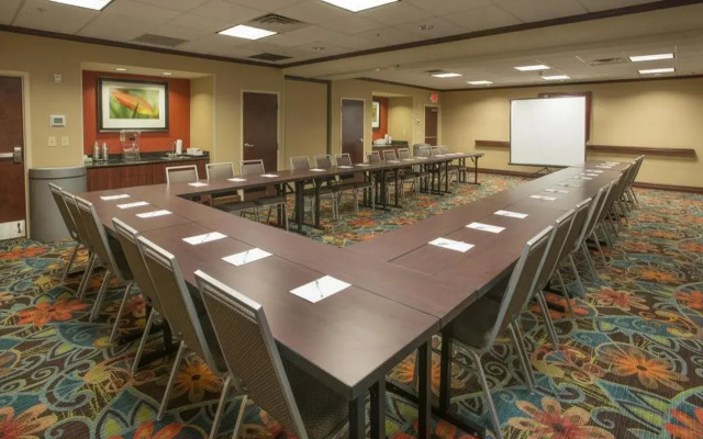 Hampton Inn & Suites Cincinnati-Union Center