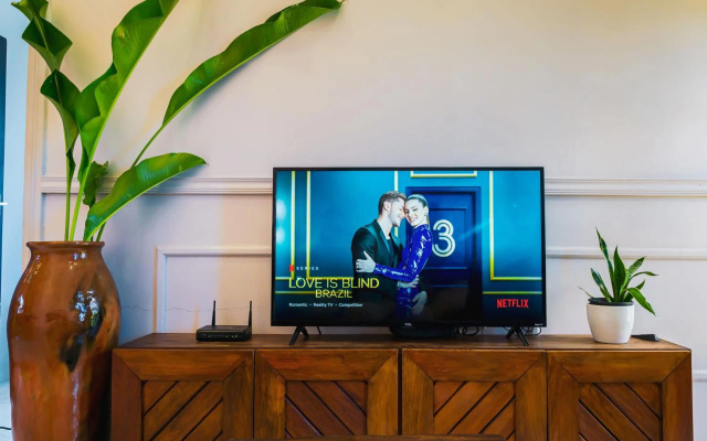 Cozy and quirky Wolf Apartment