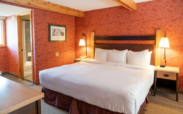The Fox Hotel and Suites
