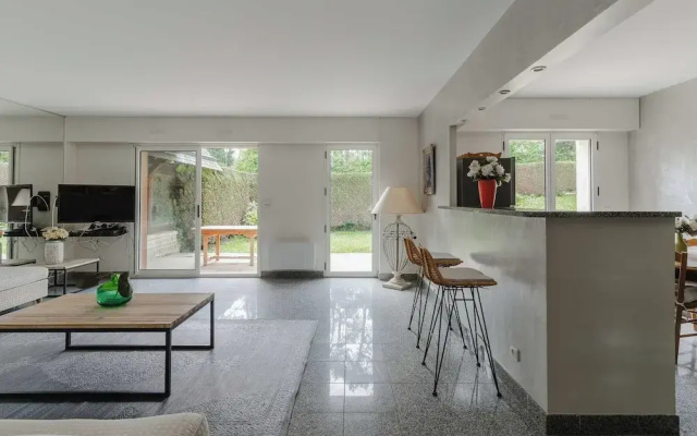 Luxury Haven With Pool, Tennis and Large Garden