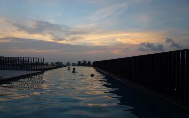 The Deck Condominium by Lofty
