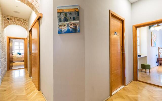 Captain's Guest house