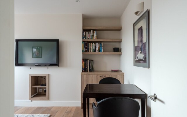 Modern 2 Bedroom Apartment, Wandsworth Town