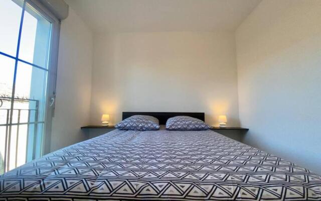 Le 24 février - Lumineux avec balcon et parking gratuit