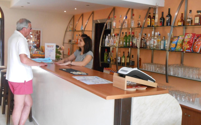 Annaliza Aparthotel