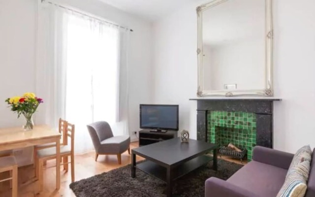 Fresh 2 Bedroom Flat in Victoria - Zone 1