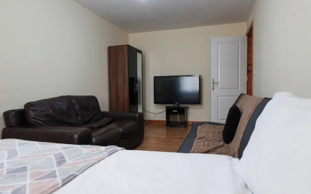 Royal Living Apartment