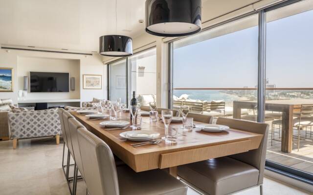 Panoramic Sea View W Pool & Gym Access