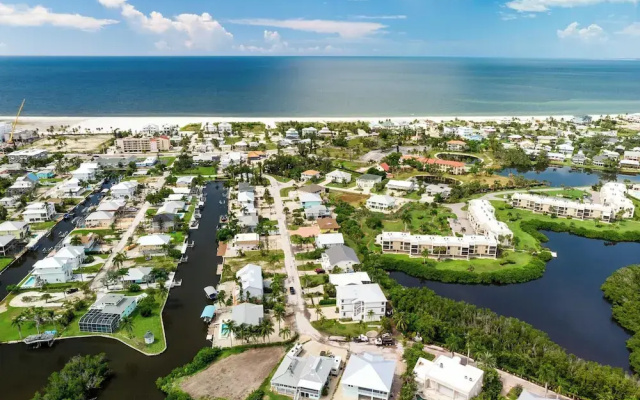 Dolphin Bay by Distinctive Beach Rentals