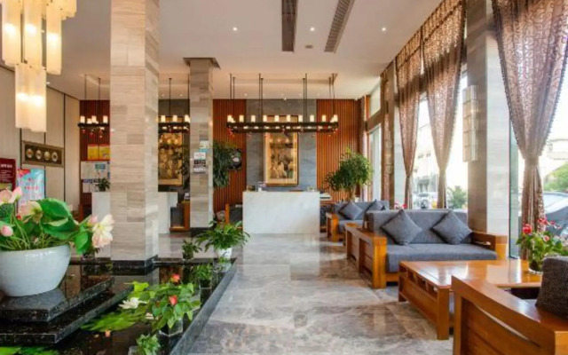 Elong R.YUN Hotel (Tiantaishan High-Speed Railway Station)