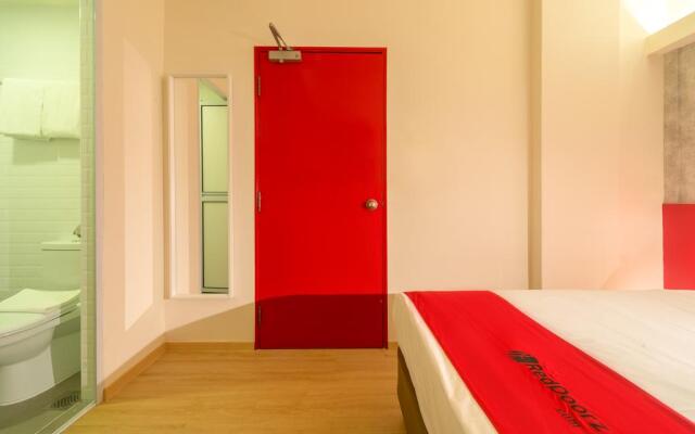RedDoorz Hotel @ Geylang (SG Clean Certified)