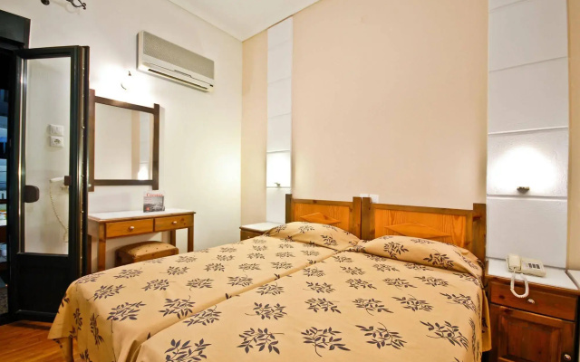 Coronis Hotel