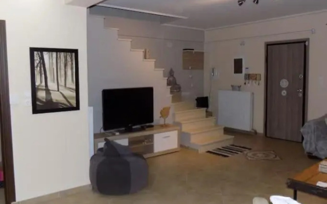 Nikos House Megara