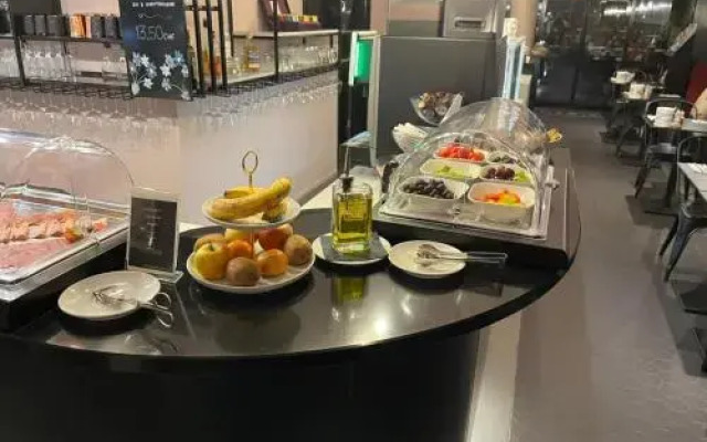 Bloom Hotel & Bar